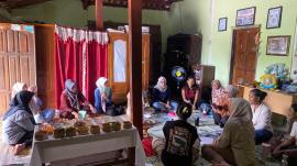 Inovasi Lurik Pewarna Alam: Yayasan Sekar Kawung dan Kalurahan Tancep Berdayakan Ibu-Ibu Berbasis Bu